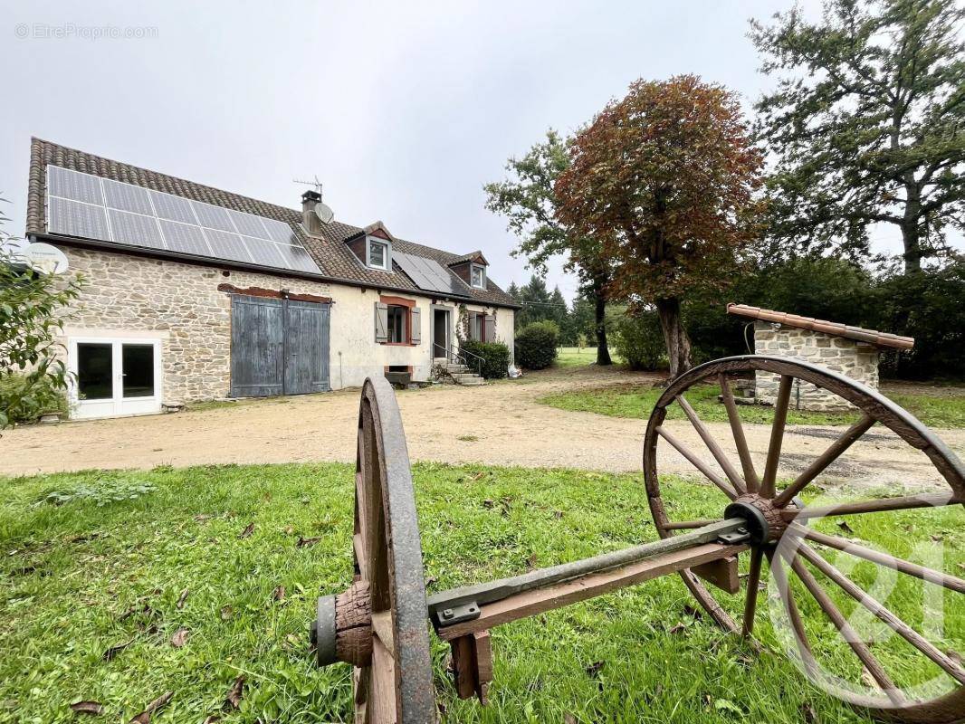 Maison à SAINT-HILAIRE-LES-PLACES