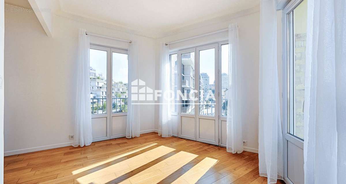 Appartement à ISSY-LES-MOULINEAUX