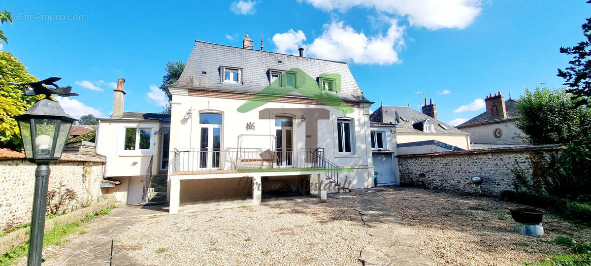 Maison à CLOYES-SUR-LE-LOIR