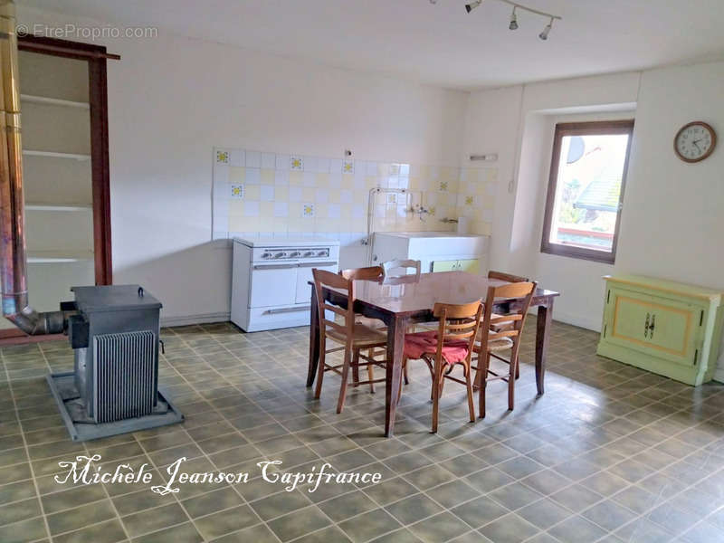 Appartement à EPIERRE