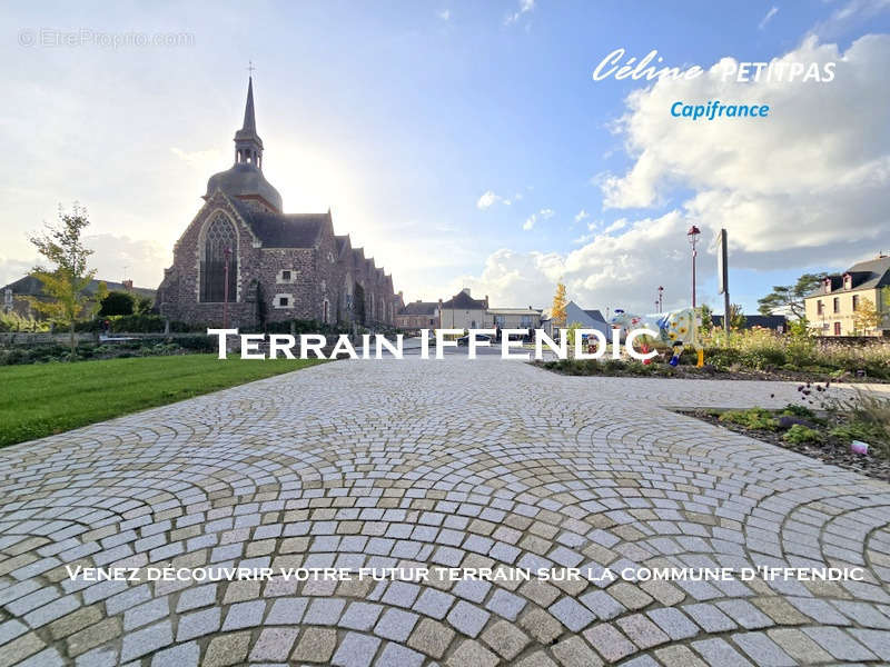 Terrain à IFFENDIC