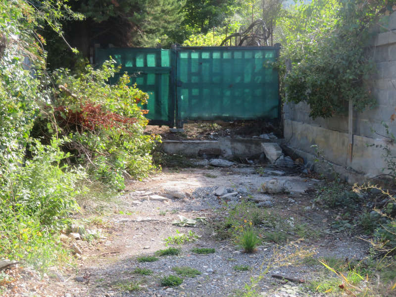 Terrain à DIGNE-LES-BAINS