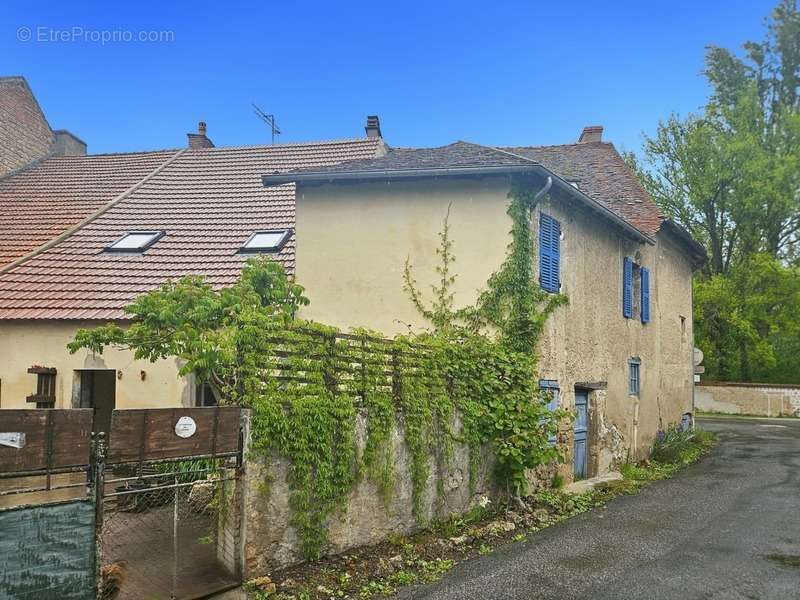 Maison à SAINT-GERAND-LE-PUY