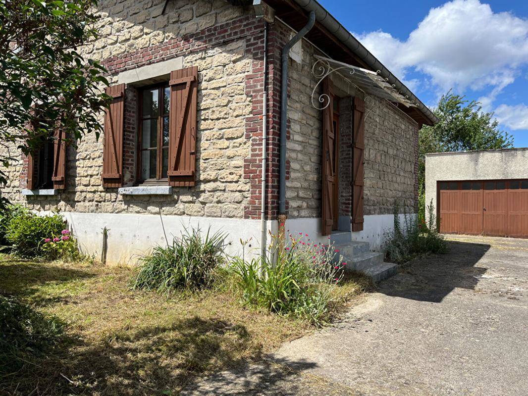 Maison à SAINTE-GENEVIEVE