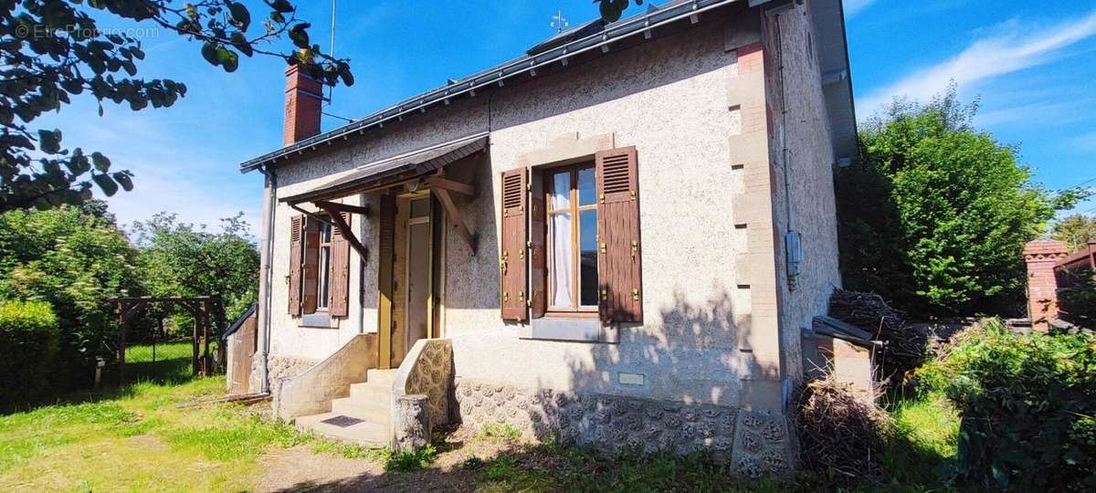 Maison à LA GUERCHE-SUR-L&#039;AUBOIS