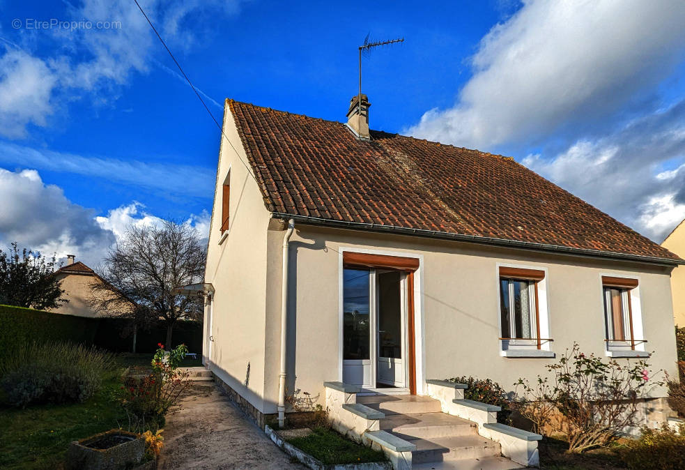 Maison à BONNIERES-SUR-SEINE