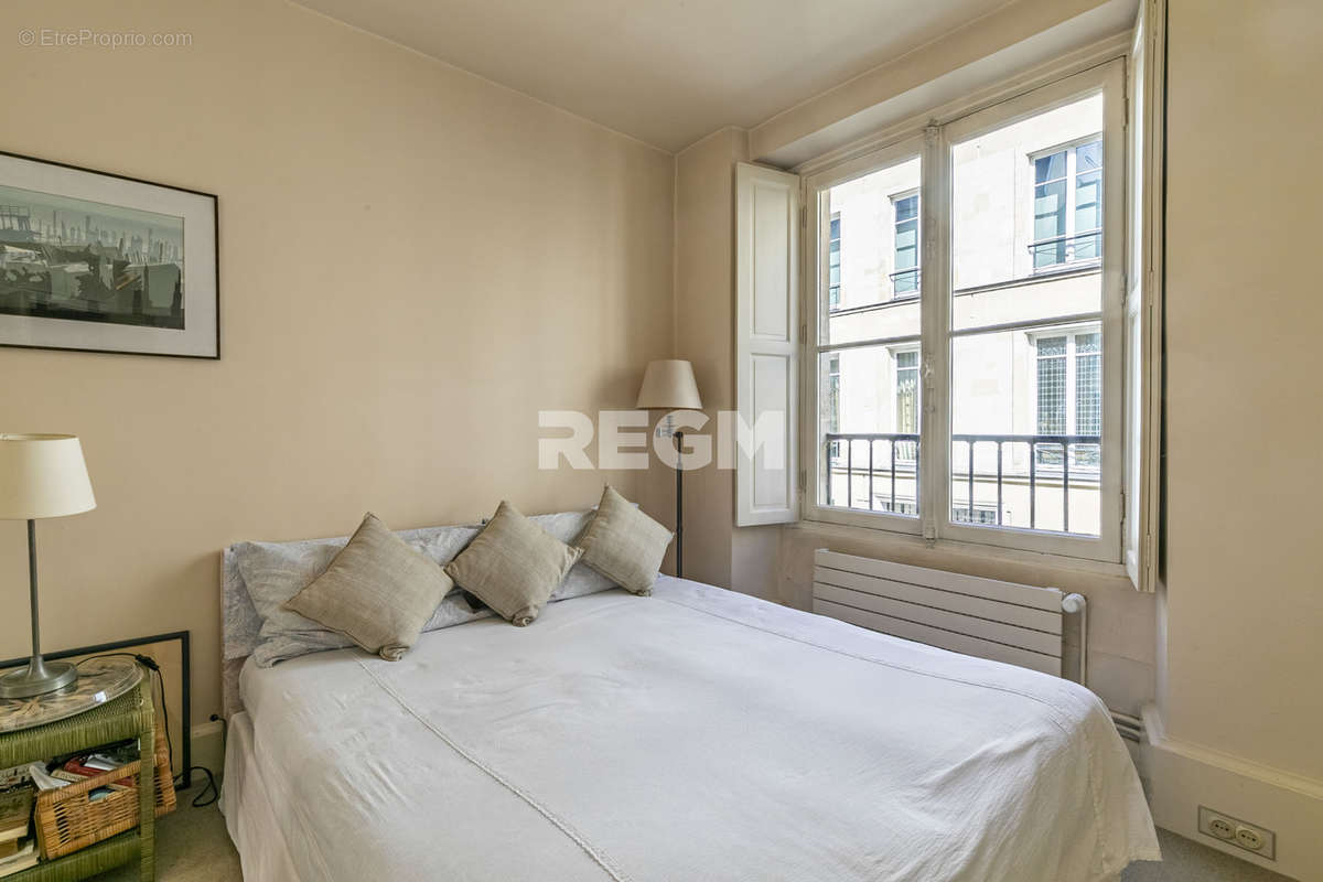 Appartement à PARIS-7E