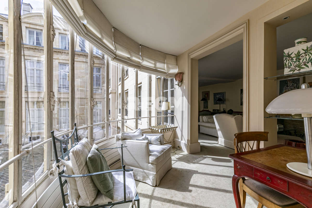 Appartement à PARIS-7E