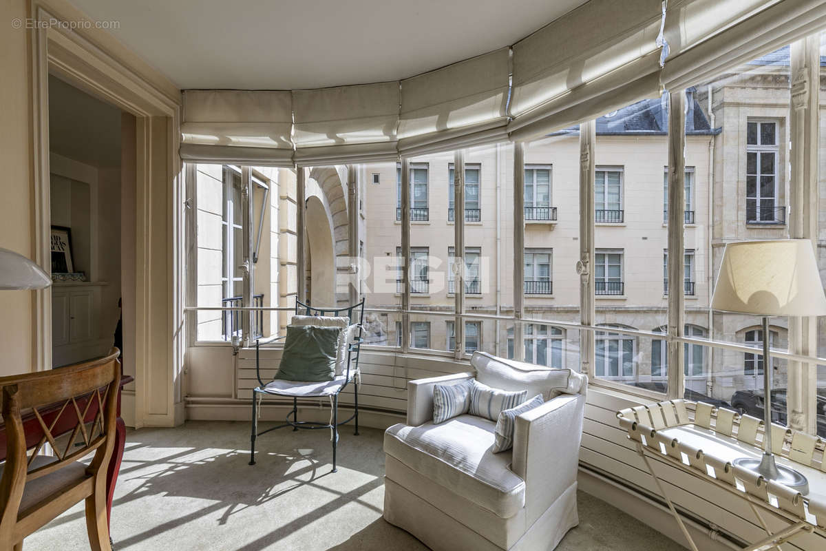 Appartement à PARIS-7E