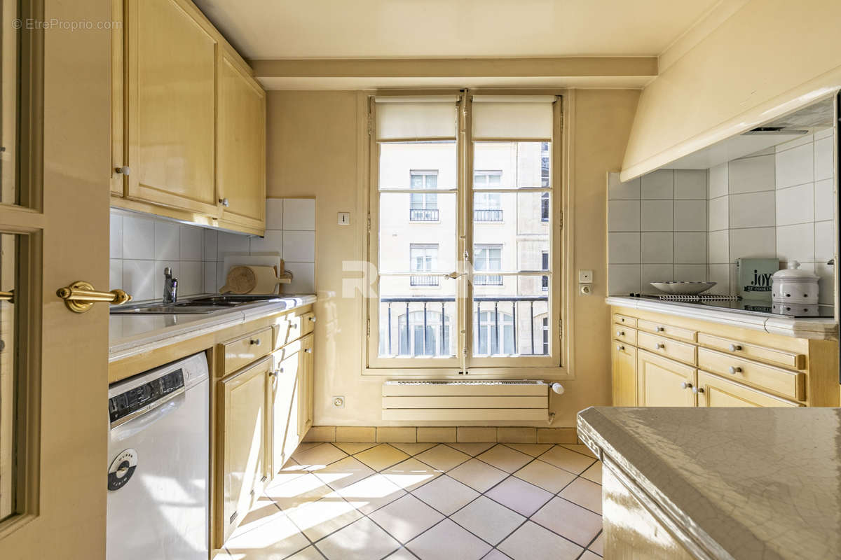 Appartement à PARIS-7E