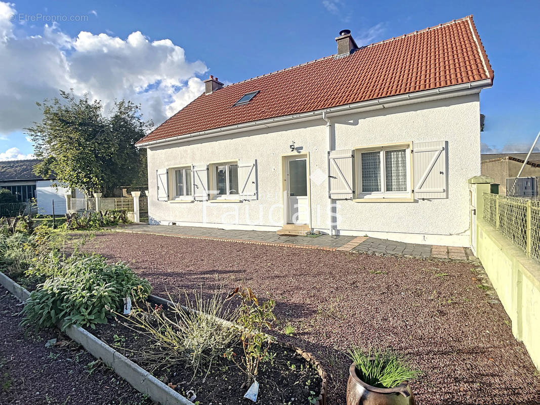 Maison à SAINT-FROMOND