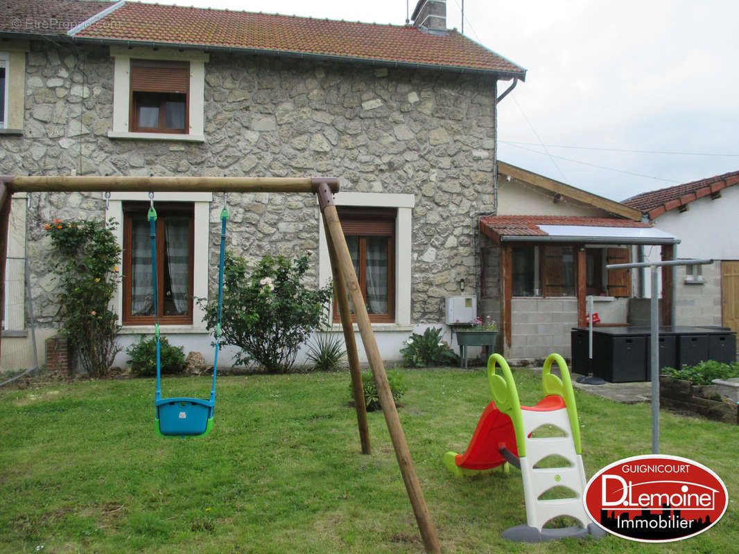 Maison à NEUFCHATEL-SUR-AISNE