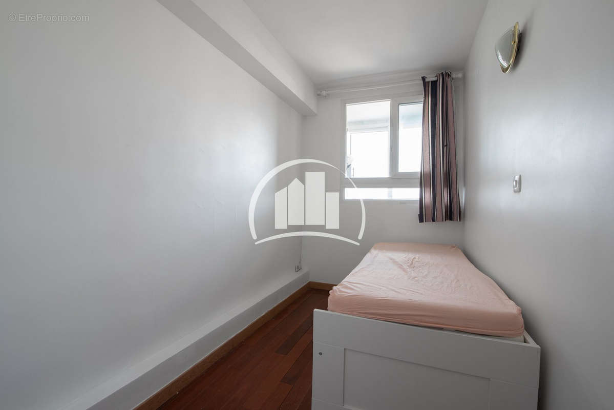 Appartement à PARIS-19E