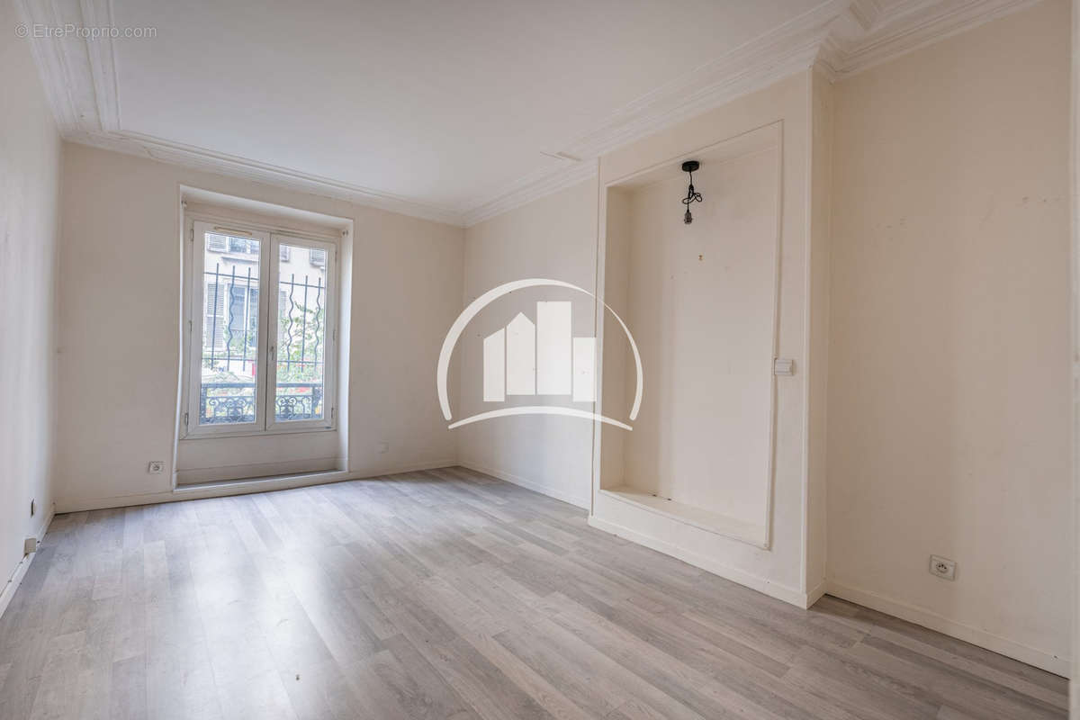 Appartement à PARIS-18E