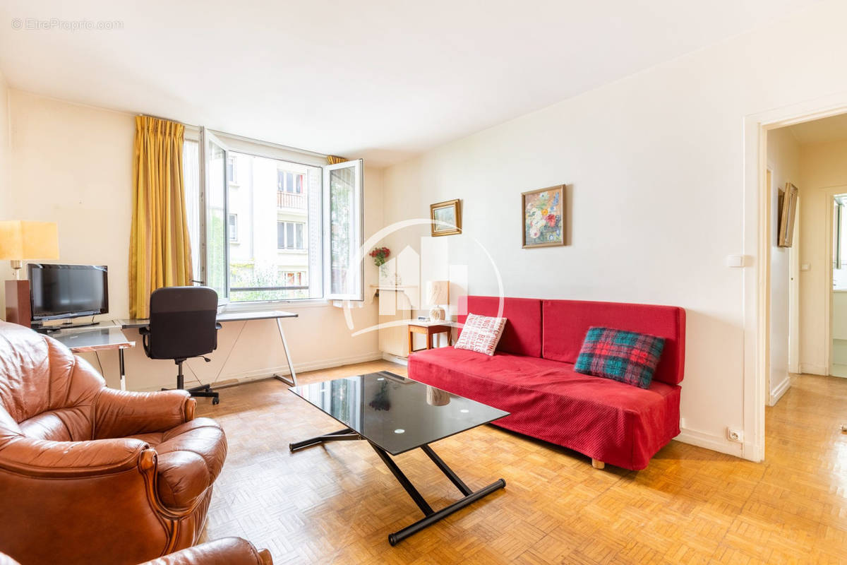 Appartement à PARIS-11E