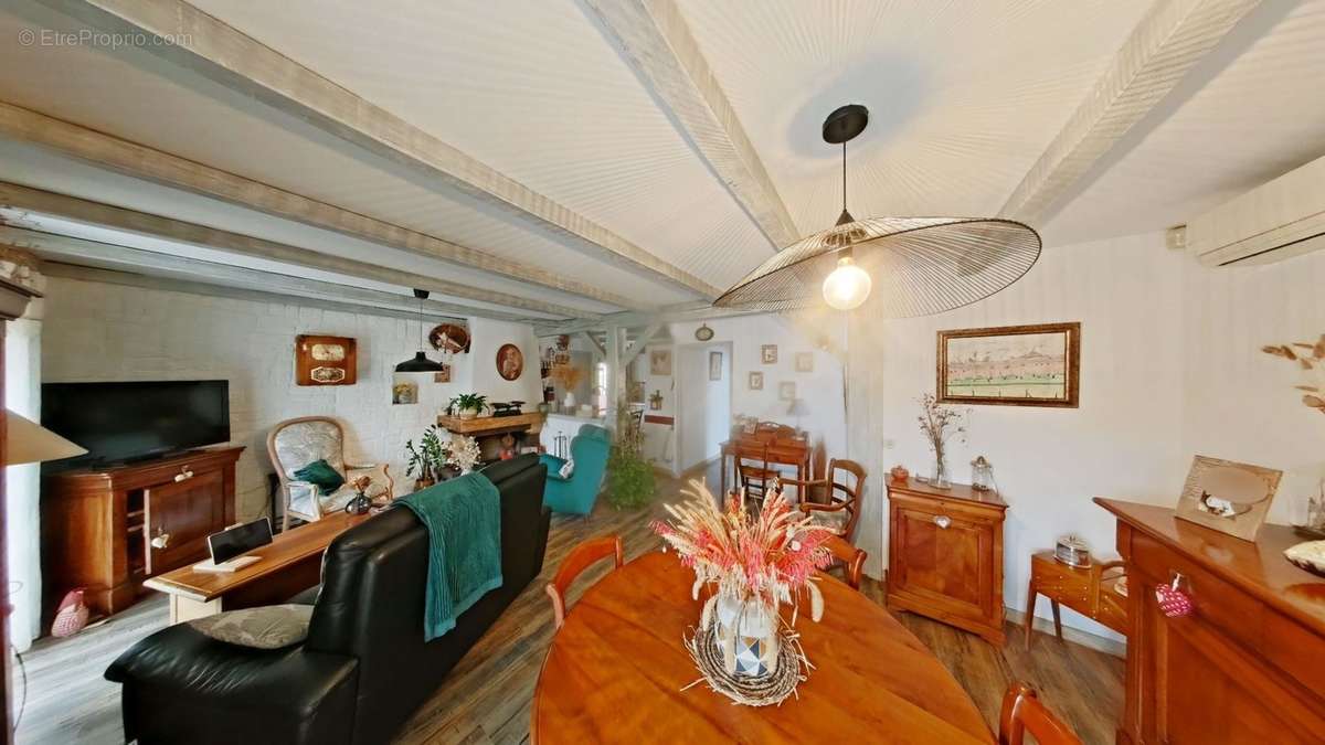 salle à manger - Maison à BESSAN