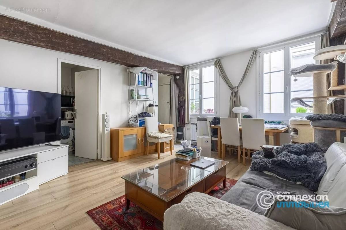 Appartement à PARIS-1E