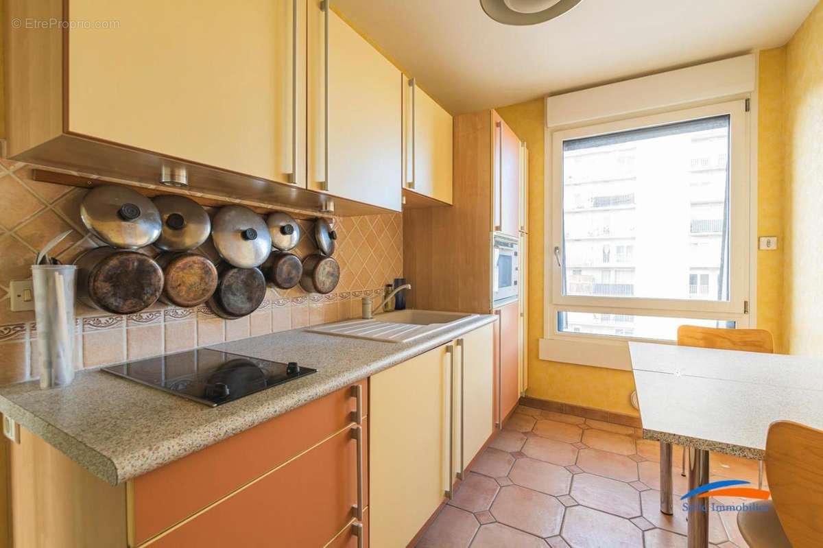   - Appartement à REIMS