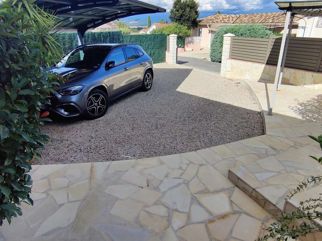 Maison à ROQUEBRUNE-SUR-ARGENS