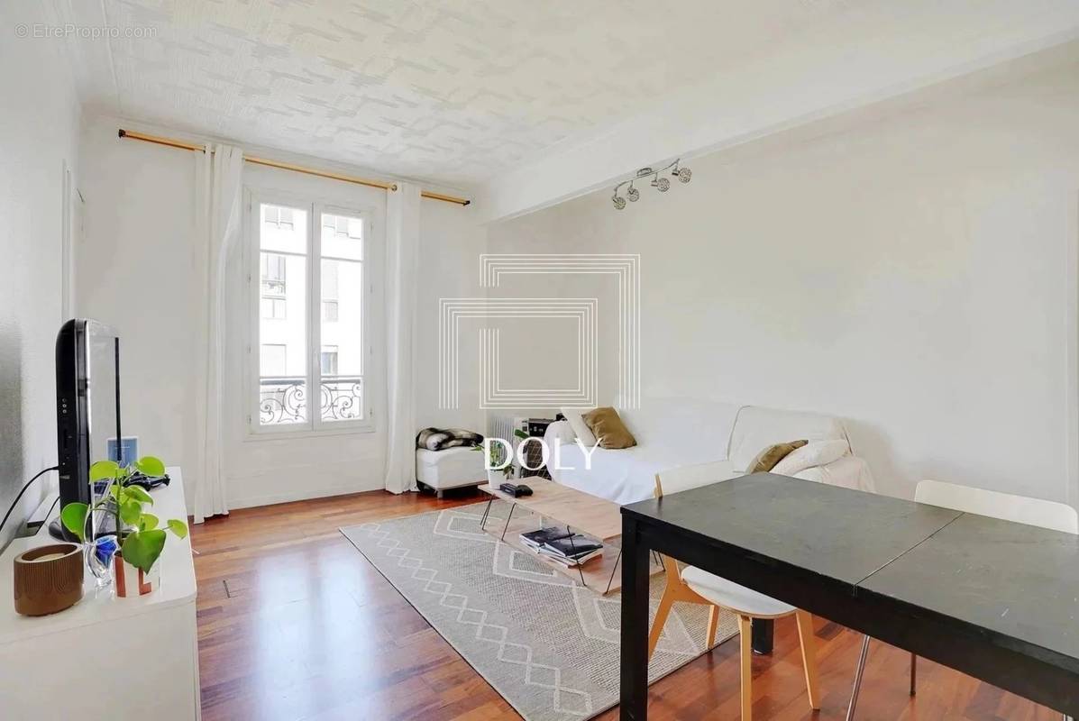 Appartement à PARIS-19E