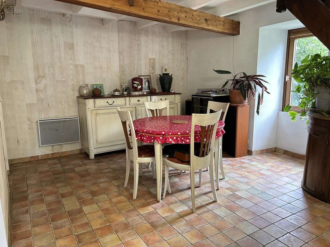 Appartement à CHICHE