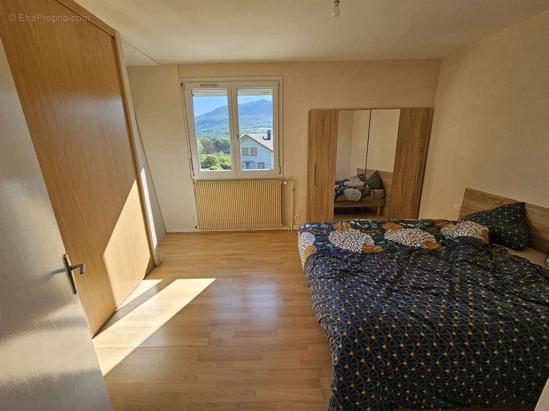 Appartement à SAINT-LUPICIN