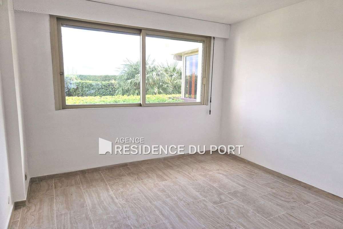 Appartement à MANDELIEU-LA-NAPOULE