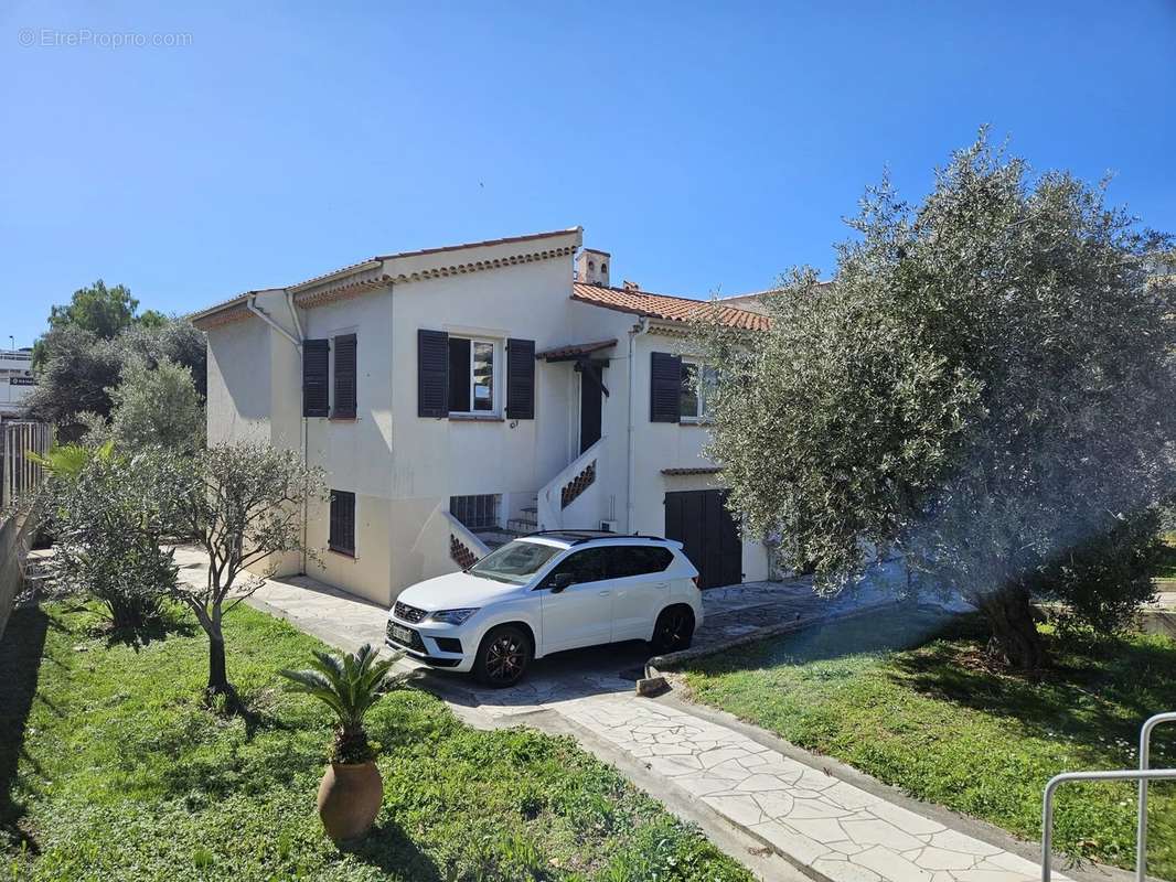 Maison à CAGNES-SUR-MER