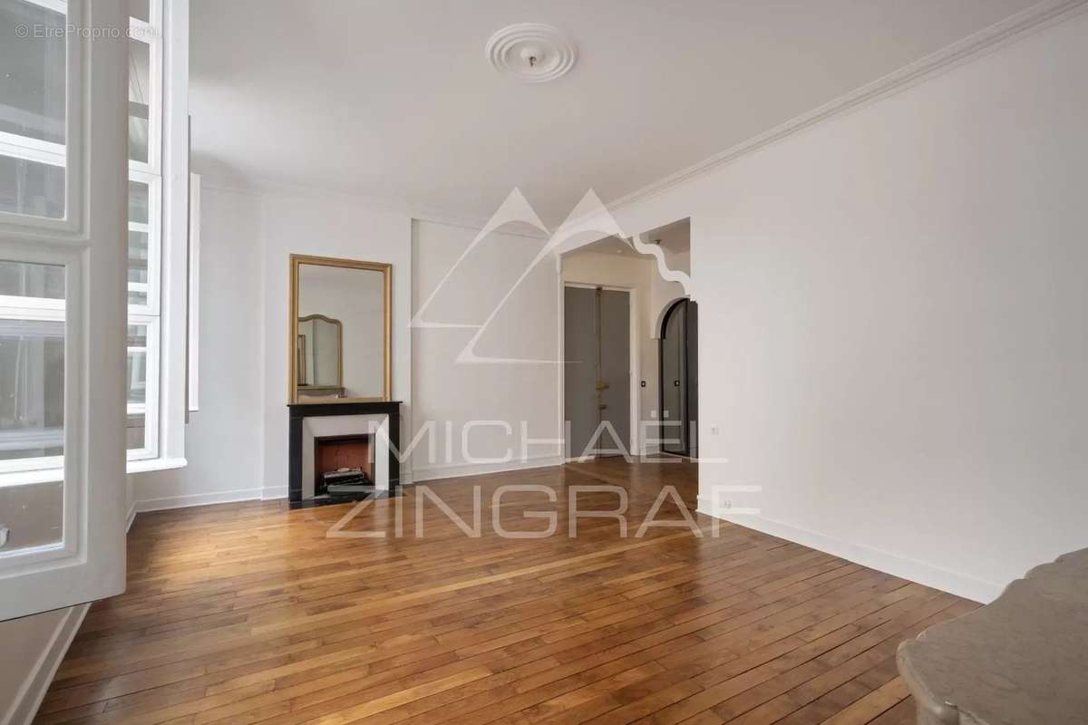 Appartement à PARIS-7E