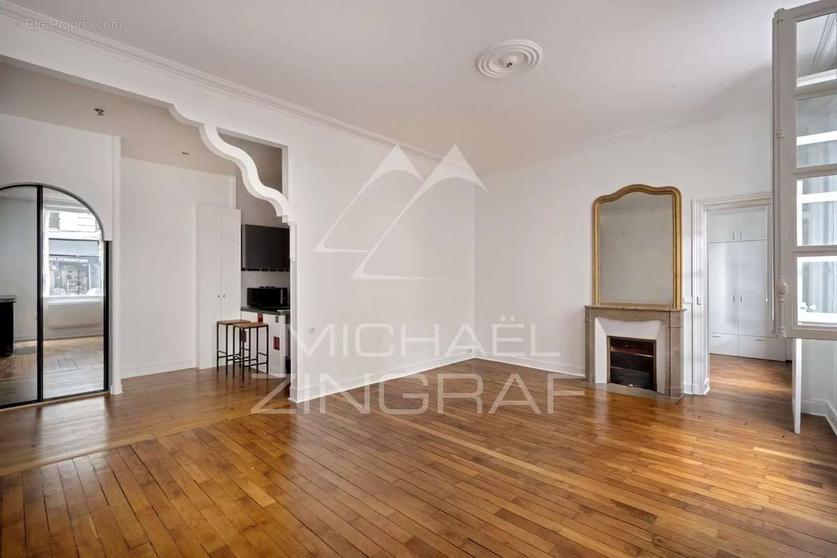 Appartement à PARIS-7E