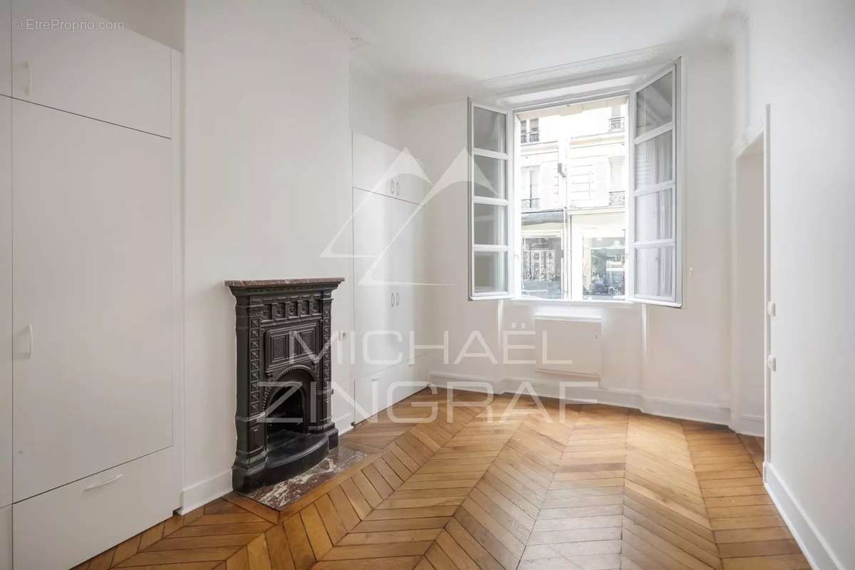 Appartement à PARIS-7E