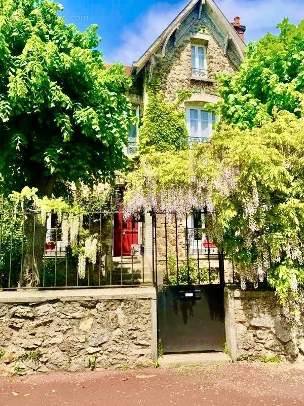 Maison à CHENNEVIERES-SUR-MARNE