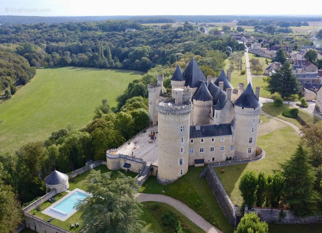 Maison à LE PONT-CHRETIEN-CHABENET