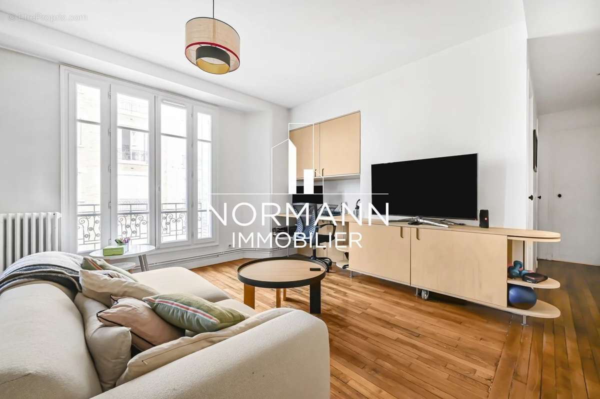 Appartement à COURBEVOIE