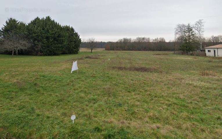 Terrain à LE BOURDET