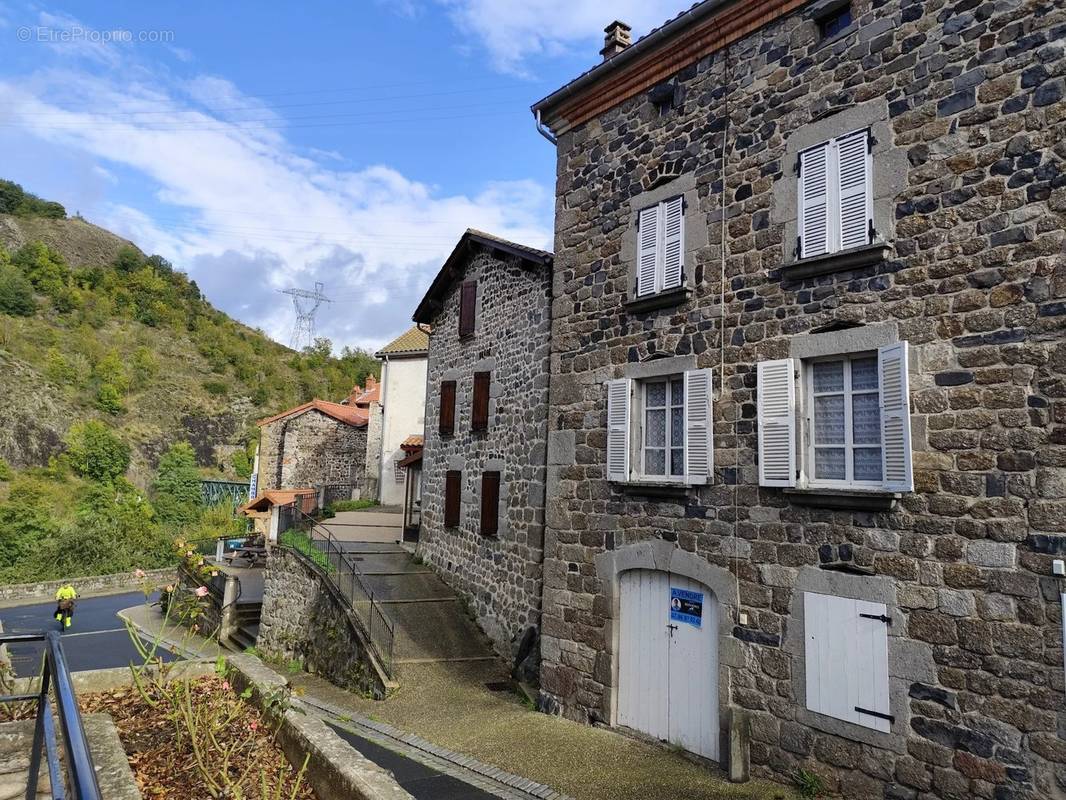 Maison à MONISTROL-D&#039;ALLIER