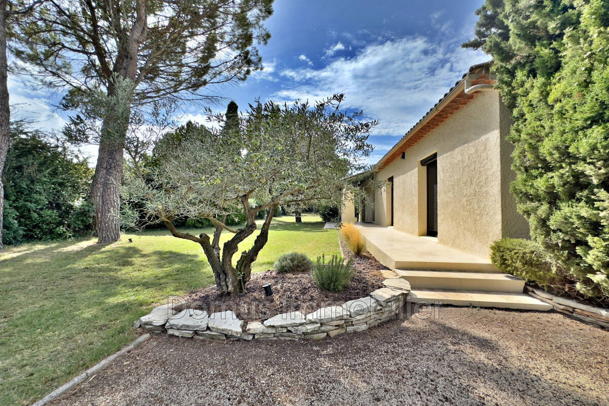 Maison à SAINT-SATURNIN-LES-AVIGNON