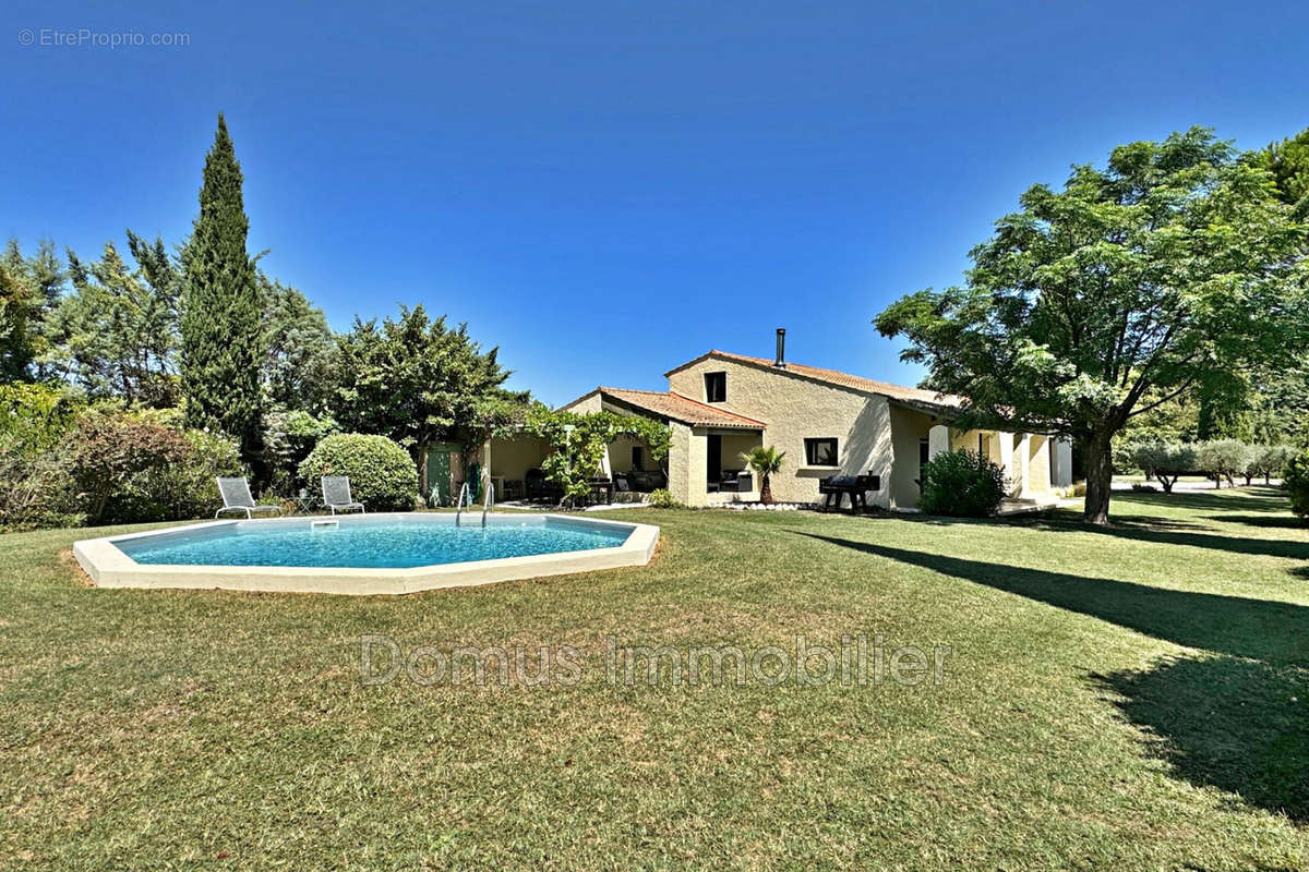 Maison à SAINT-SATURNIN-LES-AVIGNON