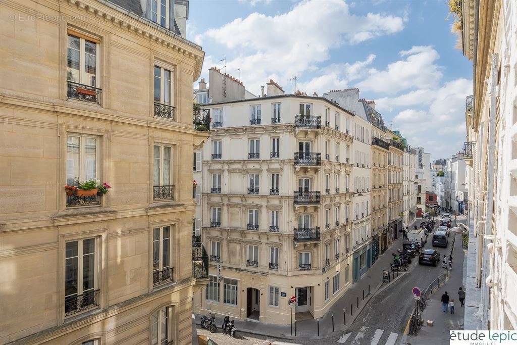 Appartement à PARIS-18E