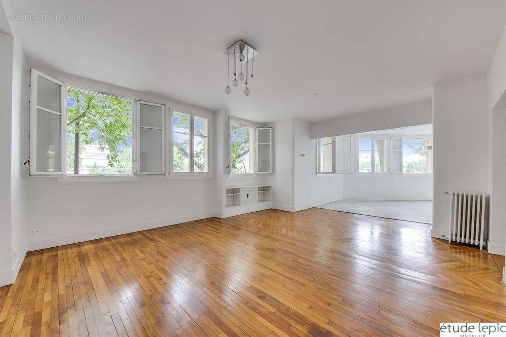 Appartement à PARIS-7E