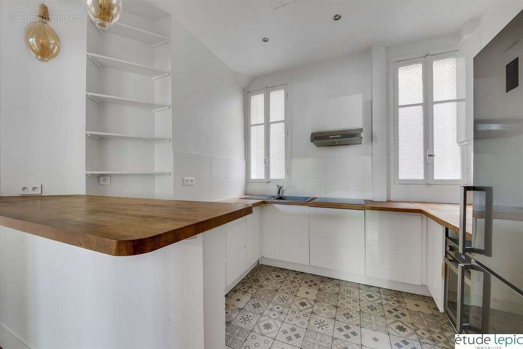 Appartement à PARIS-7E