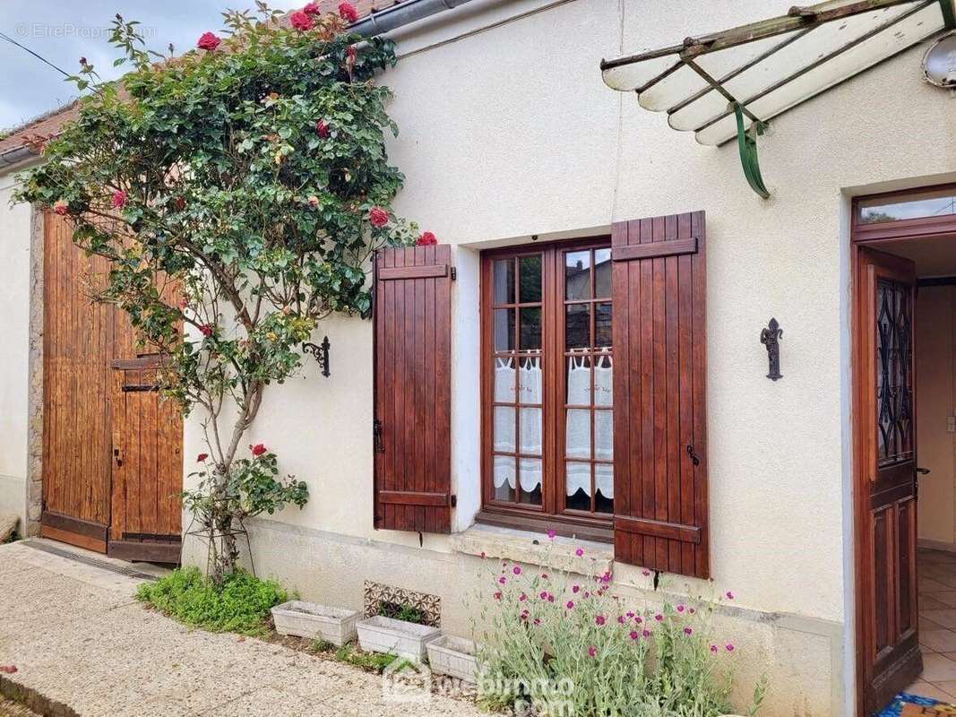 Beaucoup de potentiel pour cette maison pleine de charme... - Maison à DONNEMARIE-DONTILLY