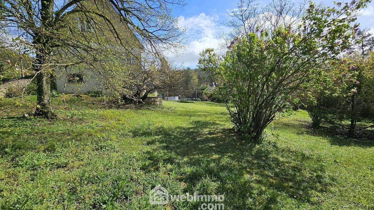 Un jardin entretenu et arboré! - Maison à LA FERTE-ALAIS