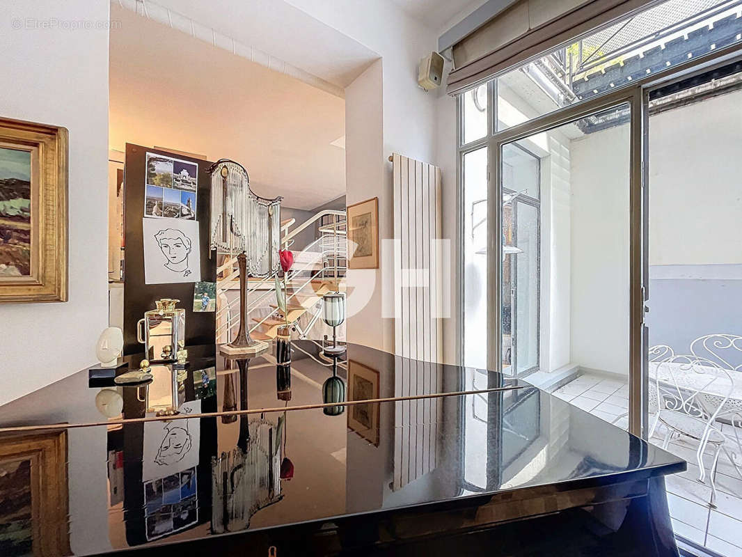 Appartement à PARIS-11E