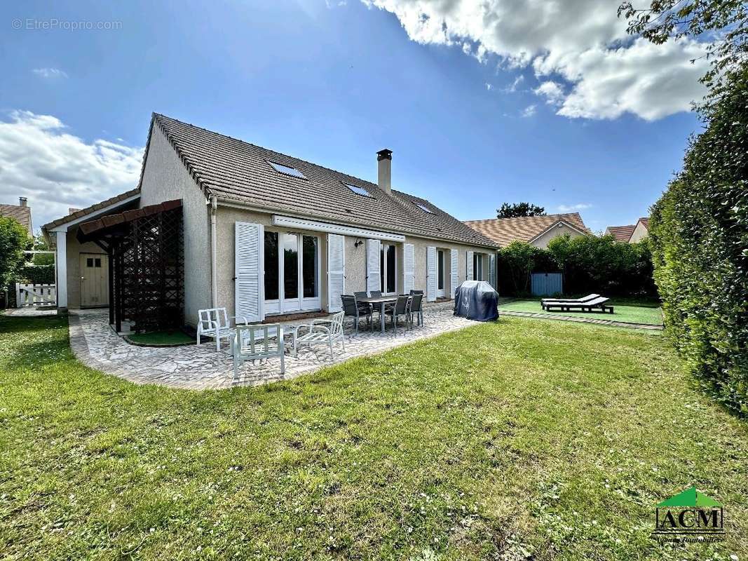 Maison à MERY-SUR-OISE