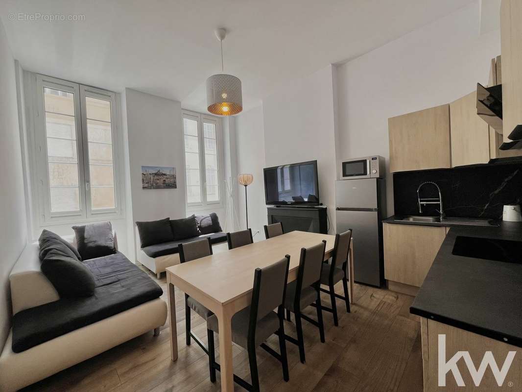 Appartement à MARSEILLE-1E