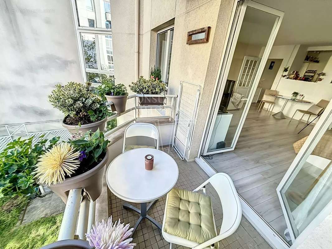 Appartement à NEUILLY-SUR-SEINE