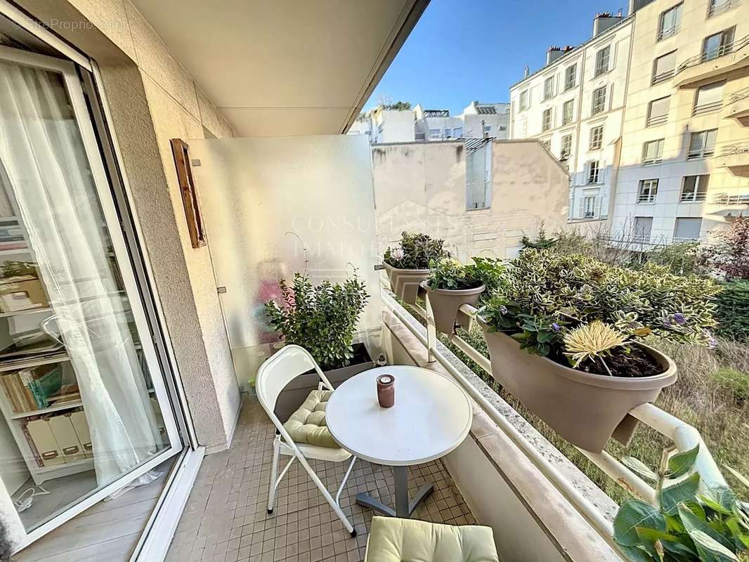 Appartement à NEUILLY-SUR-SEINE