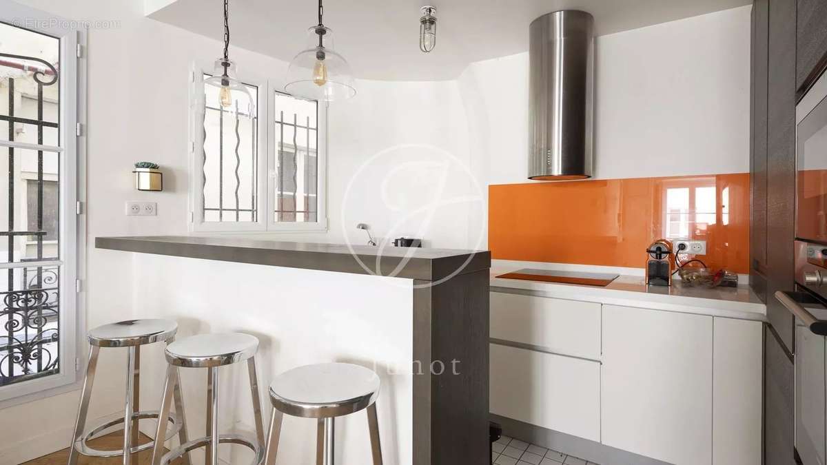 Appartement à PARIS-6E