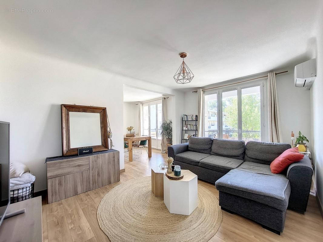 Appartement à NANTERRE